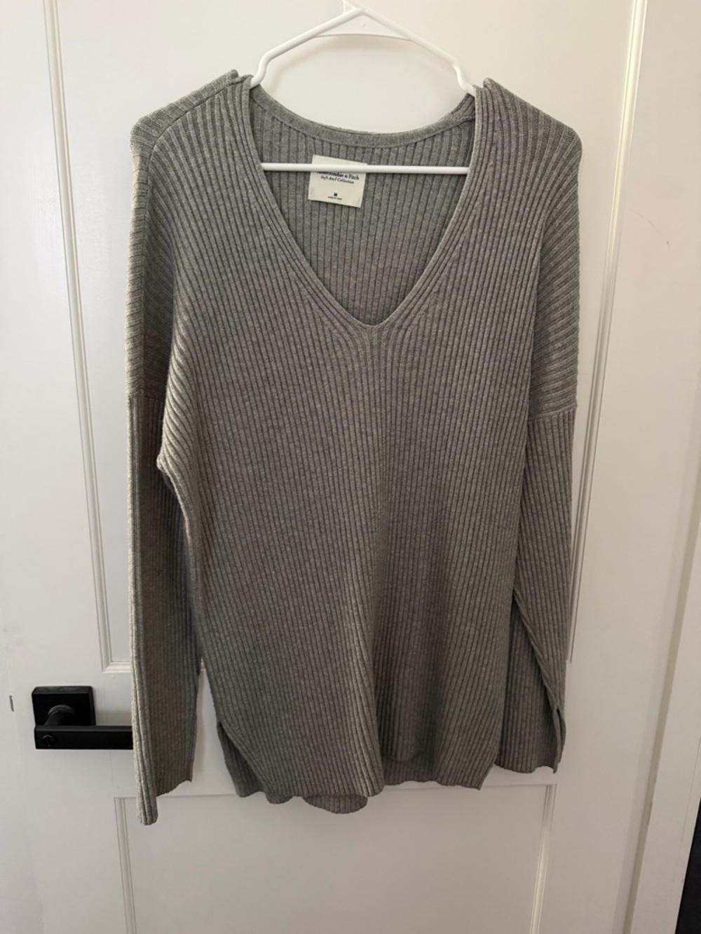 Abercrombie & Fitch Gray Sweater